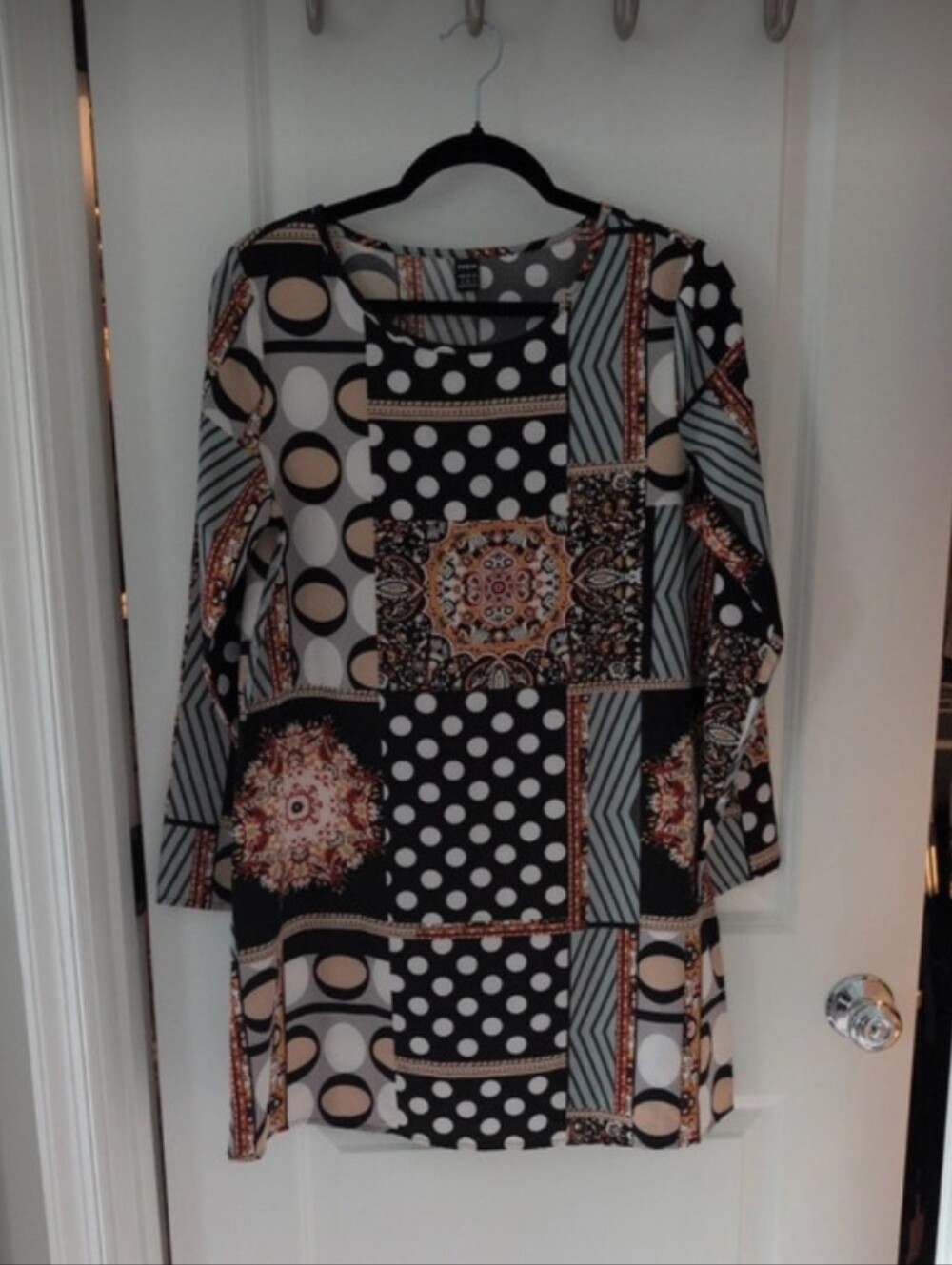 Patterned Long Sleeve Tunic Top /Dress: Black, White & Tan